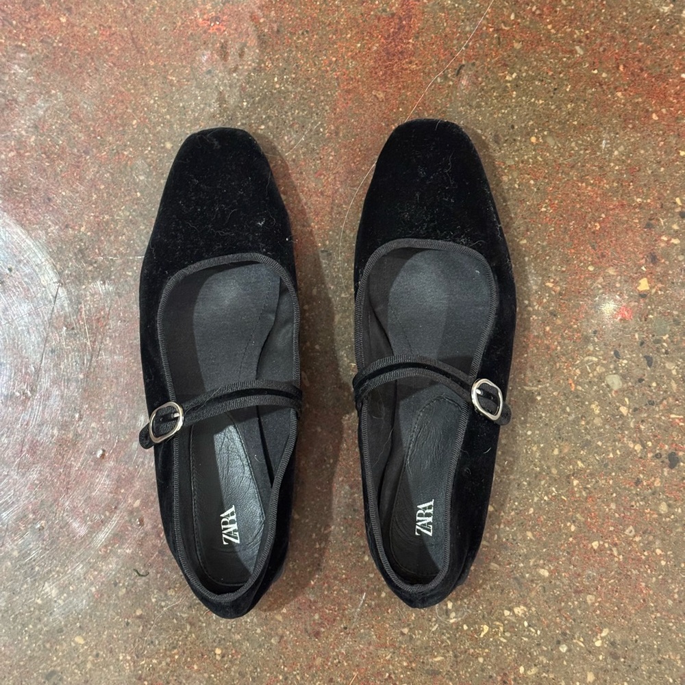 Zara Black Velvet Flate